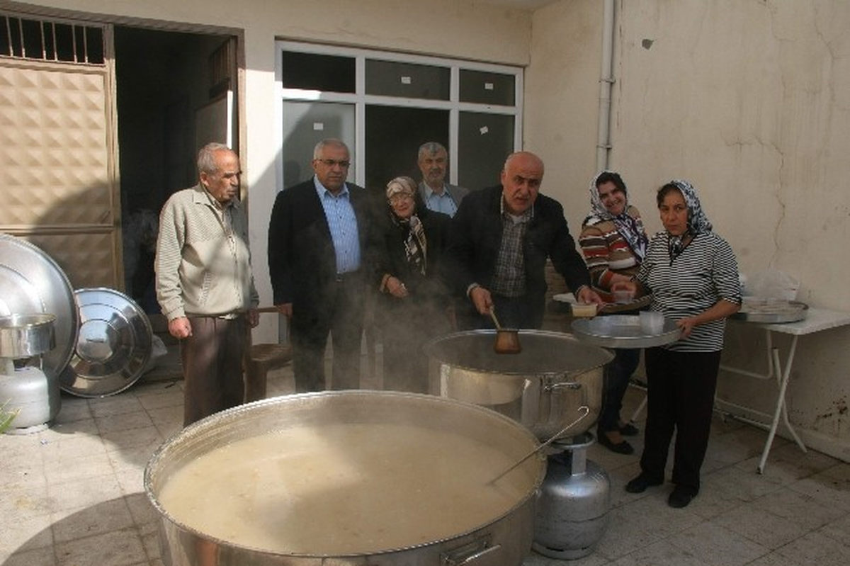 Yoyav\'da Aşure Dağıtıldı