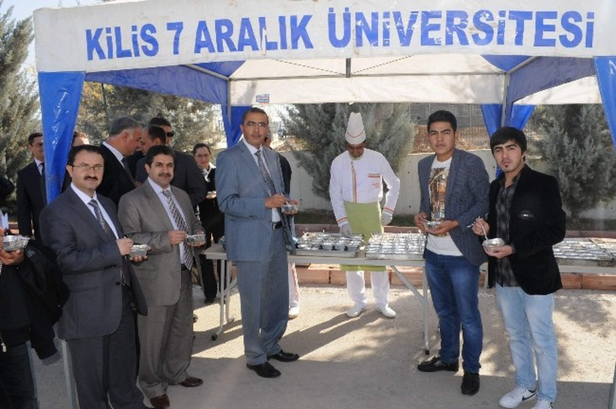 7 Aralık Üniversitesi\'nde Aşure İkramı Yapıldı