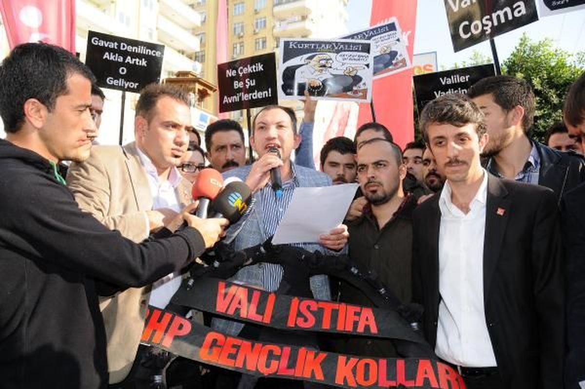Adana Valisi Coş\'un sözleri protesto edildi