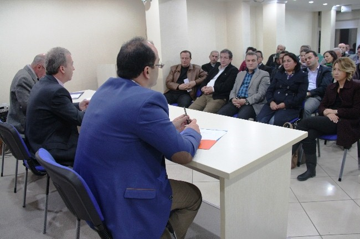 AK Parti\'de Üç Başkan Mazbatalarını Aldı