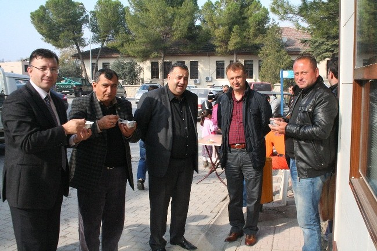 AK Parti\'den Aşure Dağıtımı