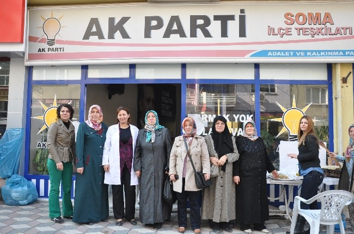 Ak Partili Hanımlardan Yardıma Muhtaç Aileler Yararına Kermes