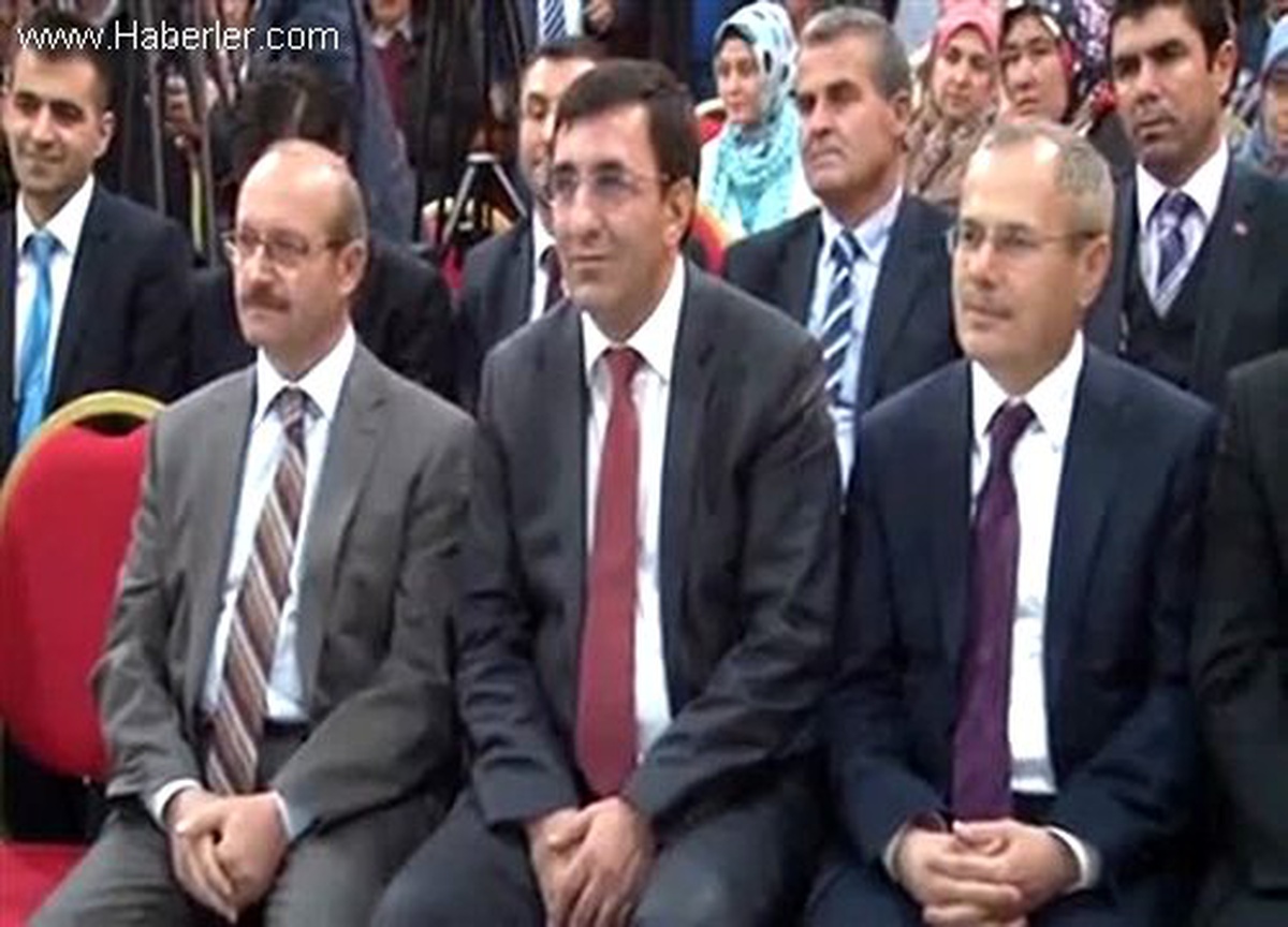 Bakan Yılmaz, Siyaset Akademisi\'ne katıldı