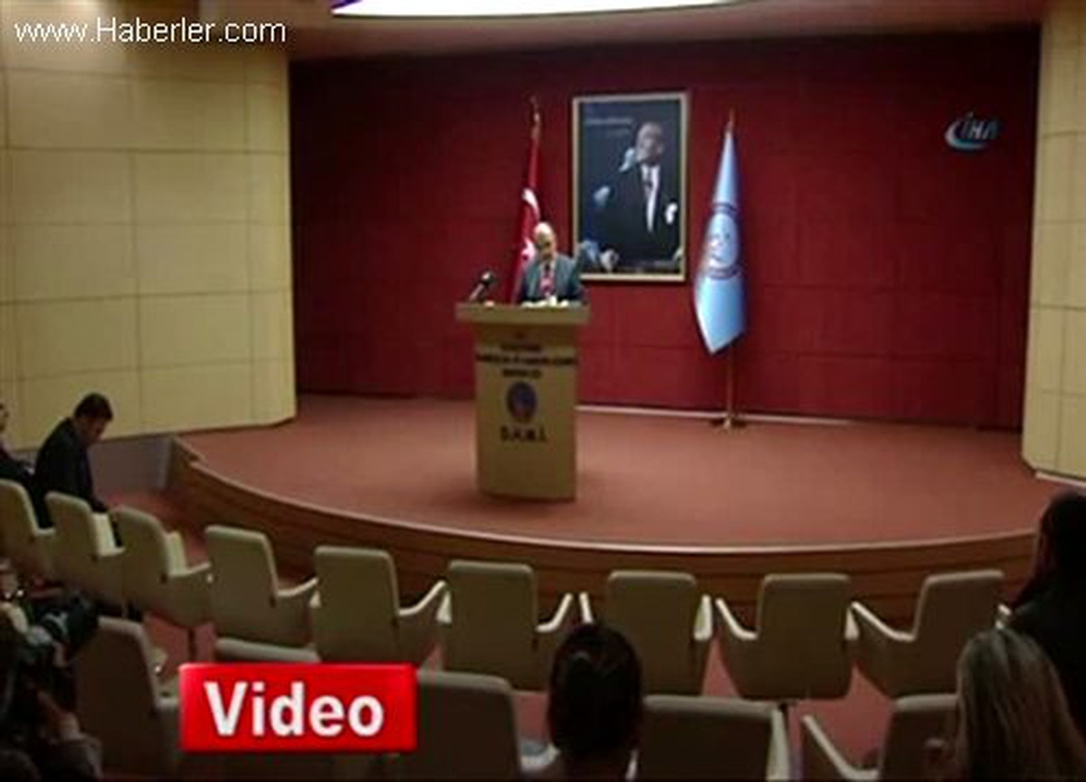 Beşir Atalay: \'Filipinlere Hemen Yardım Gönderdik\'