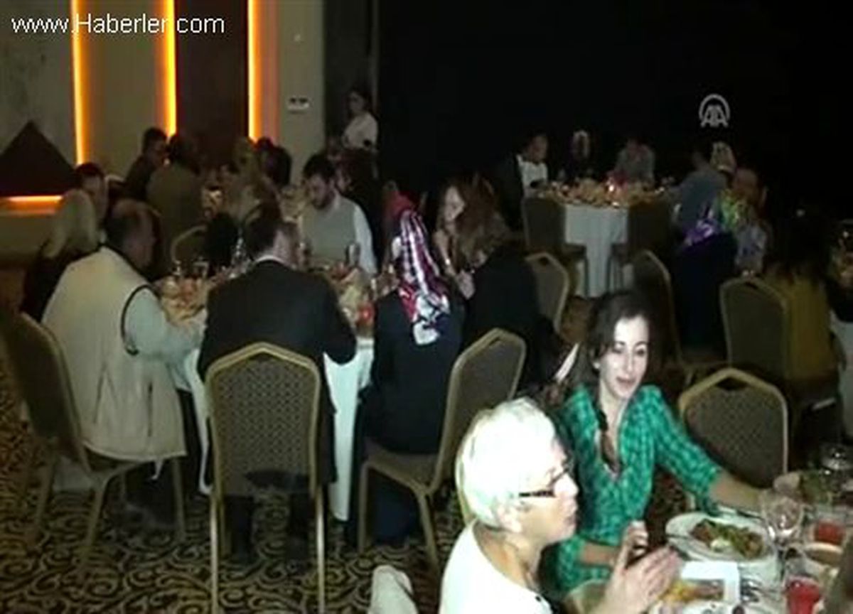 Bodrum\'da Yabancılara Aşure Dağıtıldı
