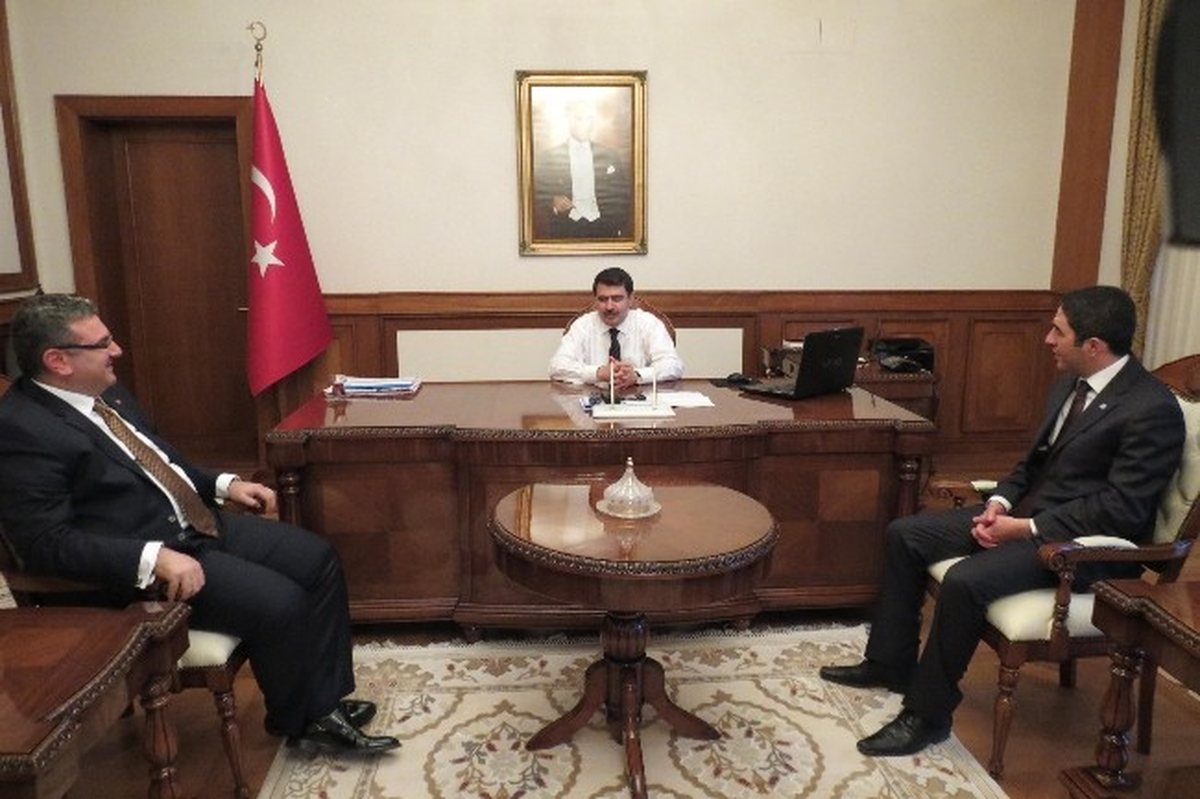 CHP\'den Vali Şahin\'e Ziyaret