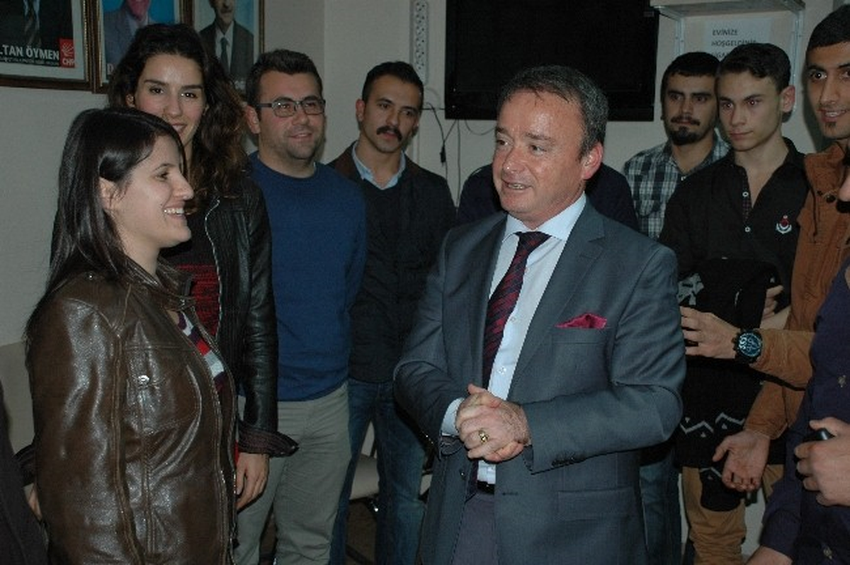 CHP\'li Akdemir\'den Gençlere Siyasi Taktik