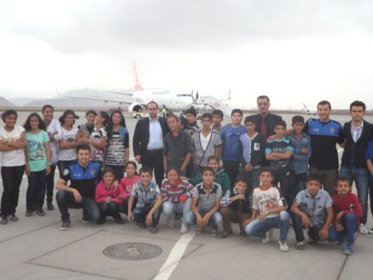 Cizreli Öğrenciler Havalimanını Gezdi