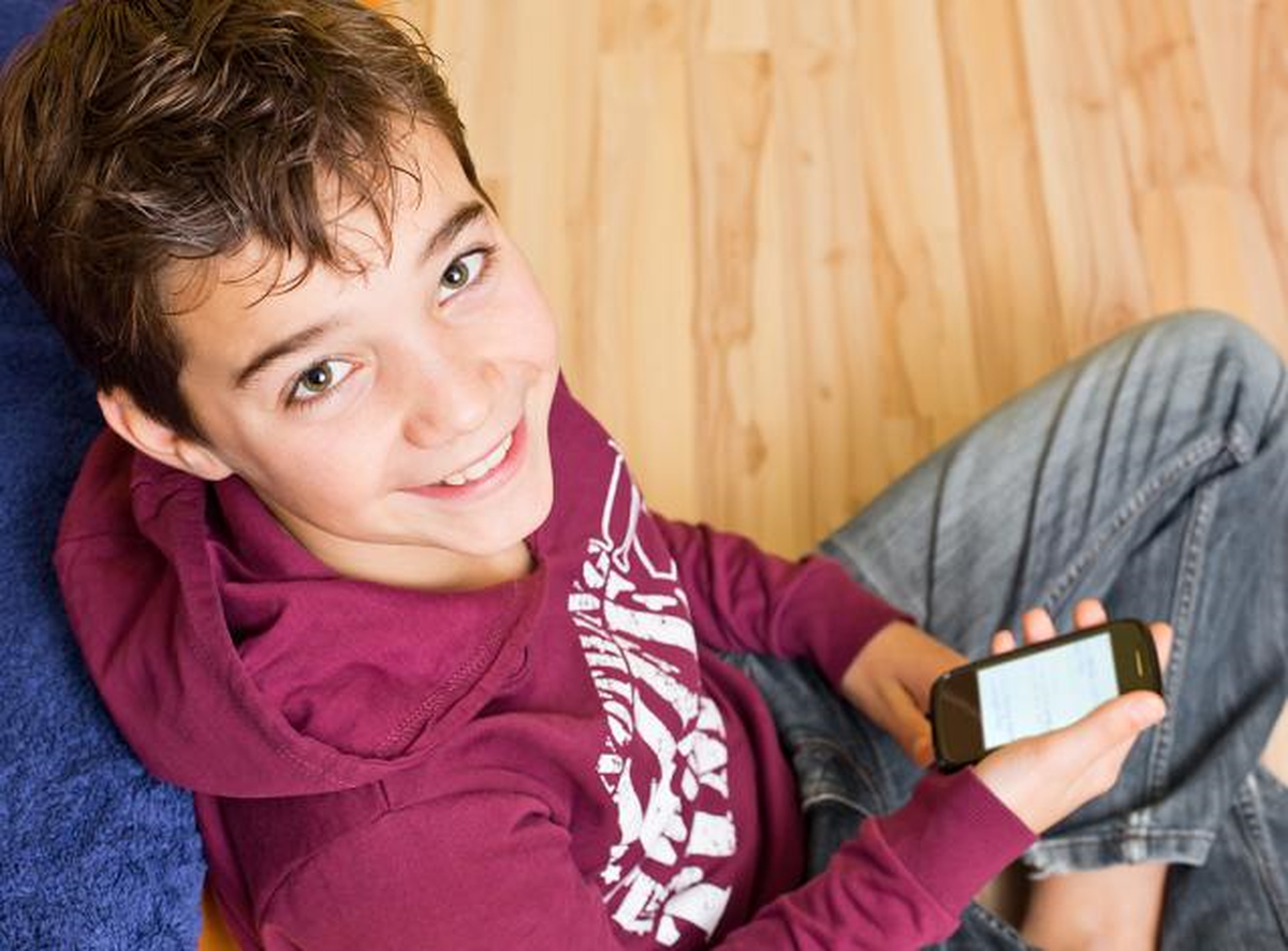 Çocuklar En Uzun Zamanı Cep Telefonuna Harcıyor