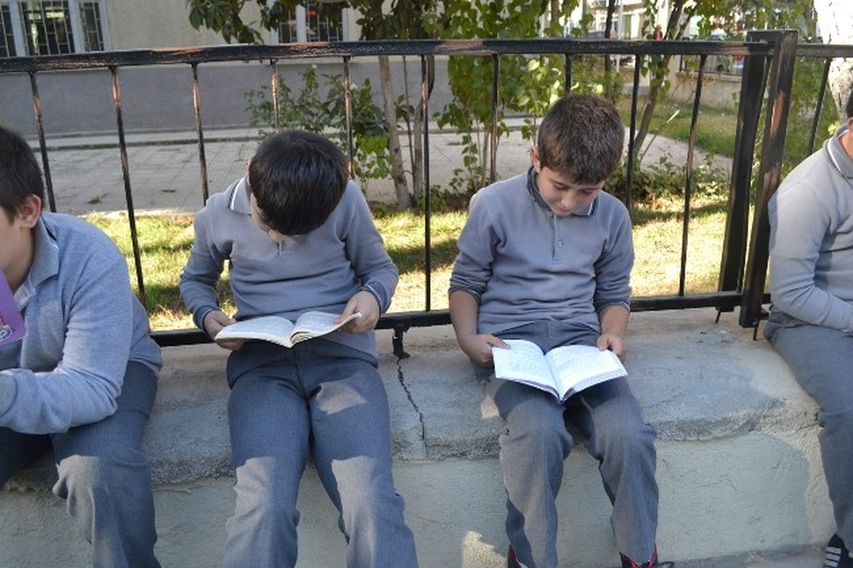 "Çocuklarımız Okusun İstiyoruz"