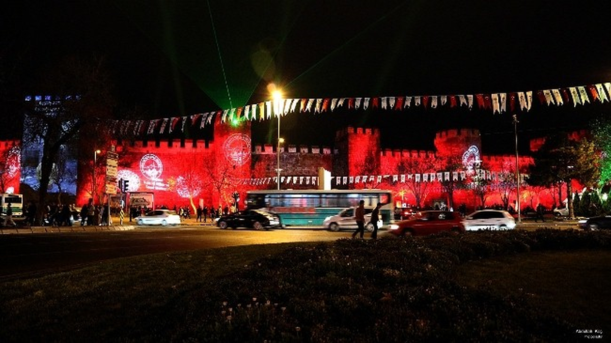 Cumhuriyet Meydanı\'nda Görkemli Açılış