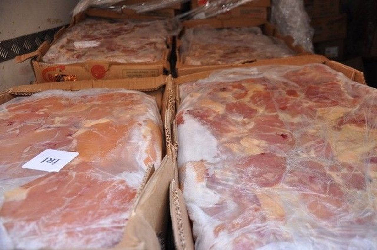 Diyarbakır\'da 1,5 Ton Bozuk Tavuk Eti İmha Edildi