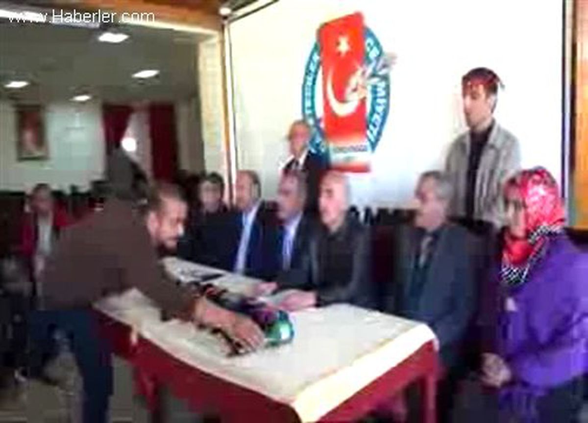 Diyarbakır\'da Başbakan, Barzani Görüşmesine Destek