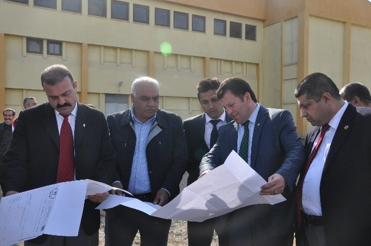 Elbistan\'a Sentetik Zeminli Futbol Sahası