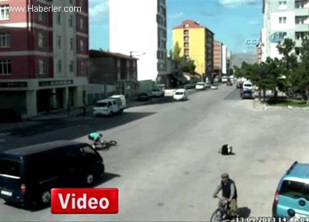 Eskişehir\'de Mobese\'ye Yansıyan İlginç Motosiklet Kazası