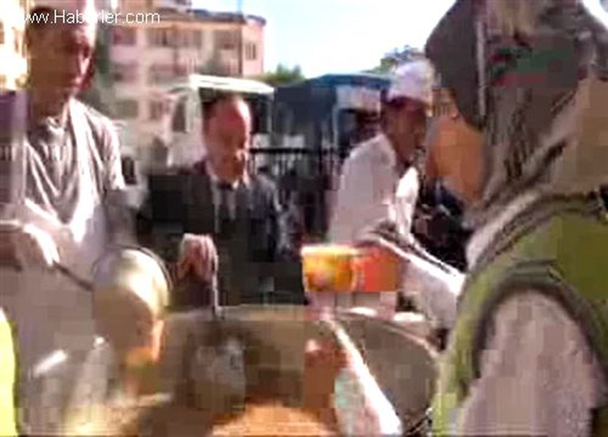 Gaziantep\'te 900 Suriyeli\'ye Aşure İkramı