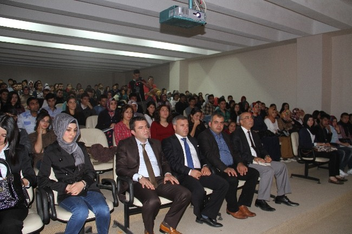 Gençlik Merkezinden Gençlere Seminer