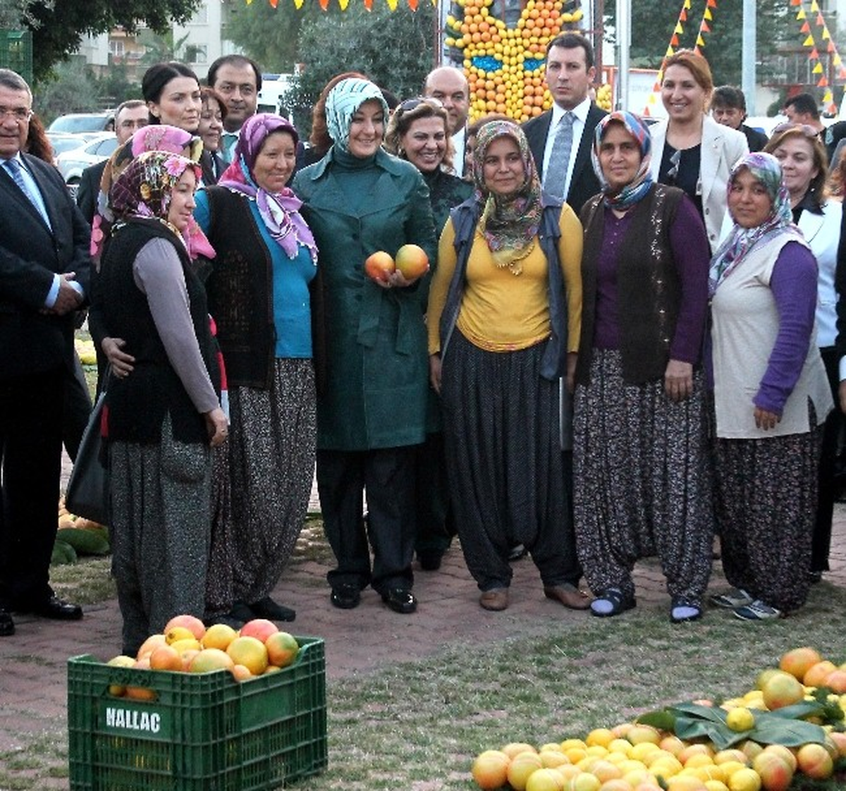 Hayrünnisa Gül Mersin\'de Festival Alanını Gezdi