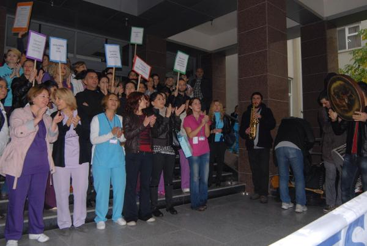 Hemşirelerden, Müzikli Protesto