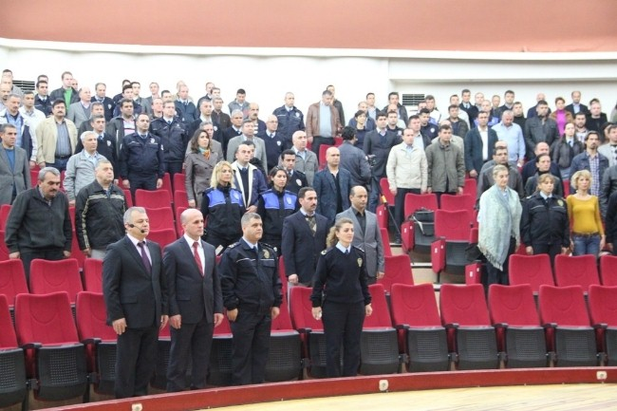 İzmir\'de Emniyetten \'Aile İçi İletişim\' Semineri