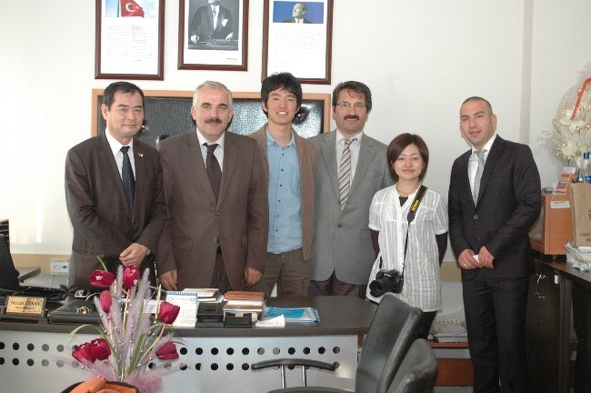 Japon Mimardan İlkokul Öğrencilerine Deprem Dersi