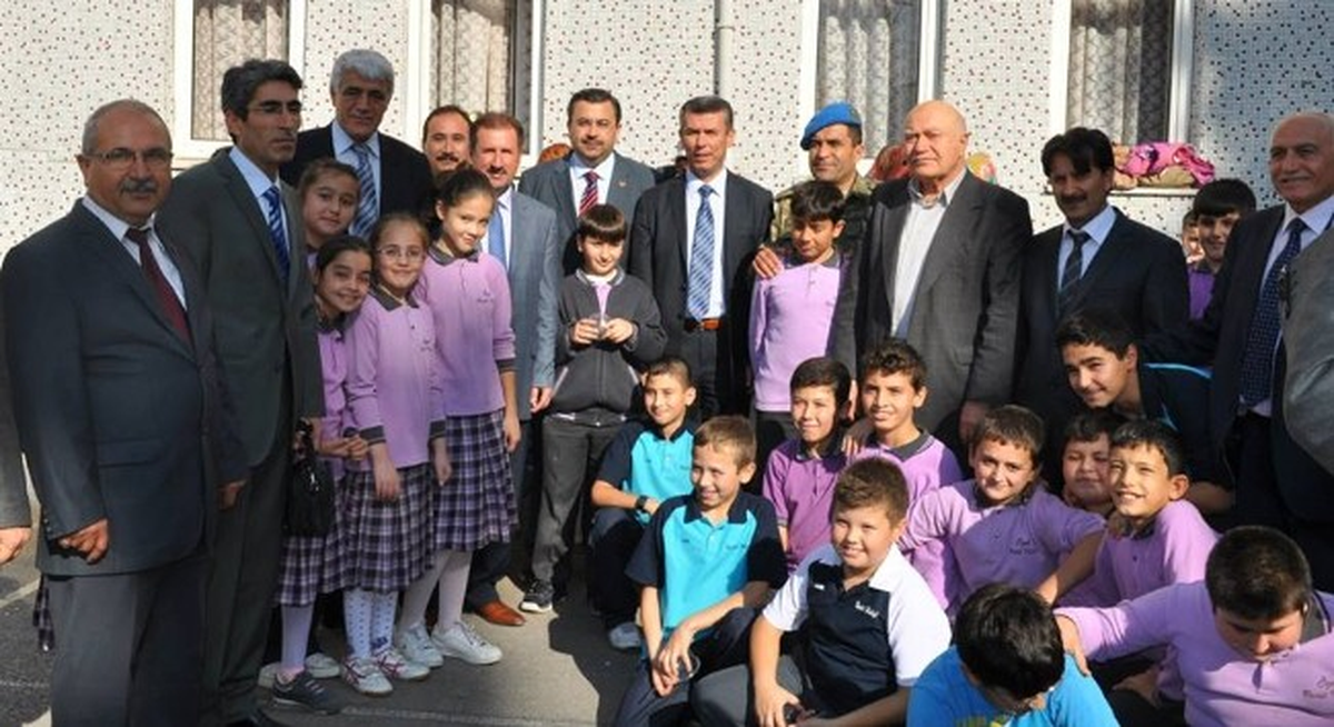 Kırkağaç\'ta Aşure Hayrı Coşkusu