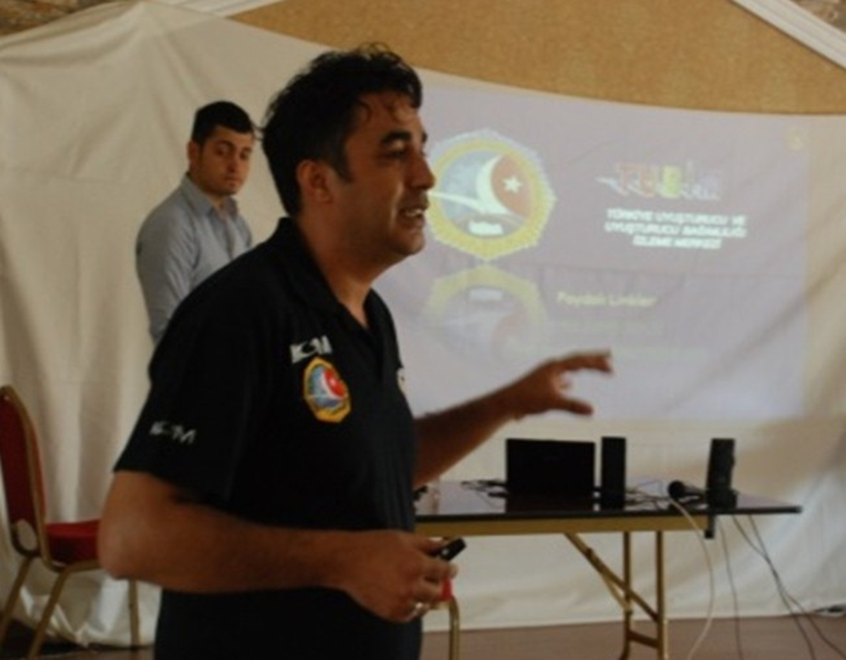 Kom Ekiplerinden Öğrencilere Uyuşturucu Eğitimi