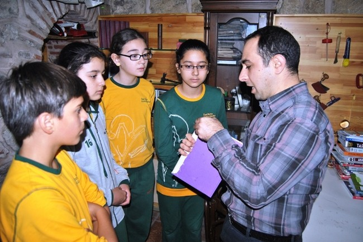 Kültürlü Öğrenciler Cilt ve Kağıt Hastanesi\'ni Ziyaret Etti
