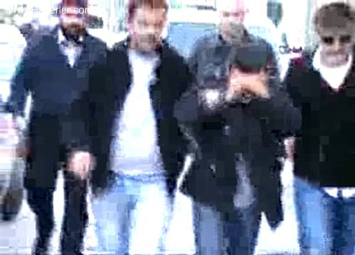 Marketi Soyanlar, \'Behzat Ç. Ankara Yanıyor\' Filminden Çıkarken Yakalandı
