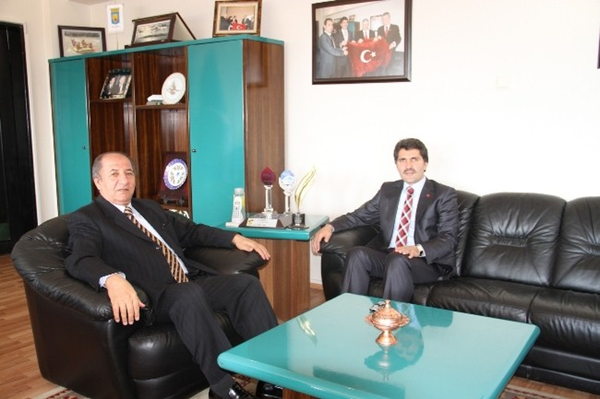 Merkez Valisi Ahmet Kara Başkan Çakır\'ı Ziyaret Etti