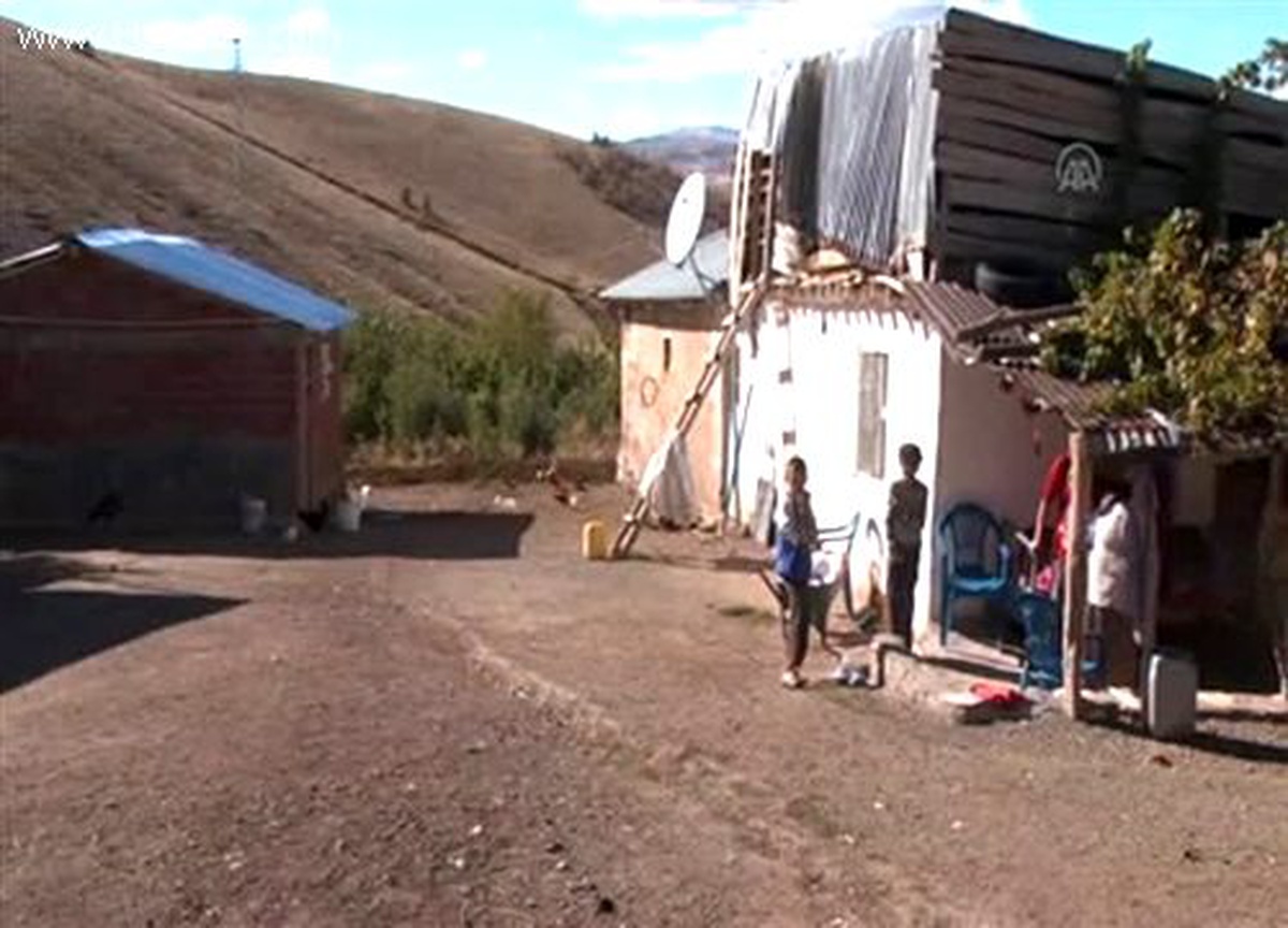 Mezrada şebeke suyu, güneş enerjili sistemle akıyor