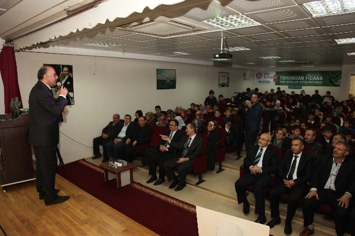 Minik Ellerden Büyük İşler