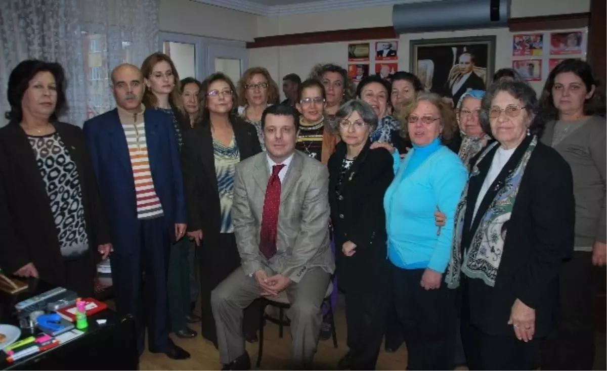 Neriman Arat, DP Aydın İl Kadın Kolları Başkanı Seçildi