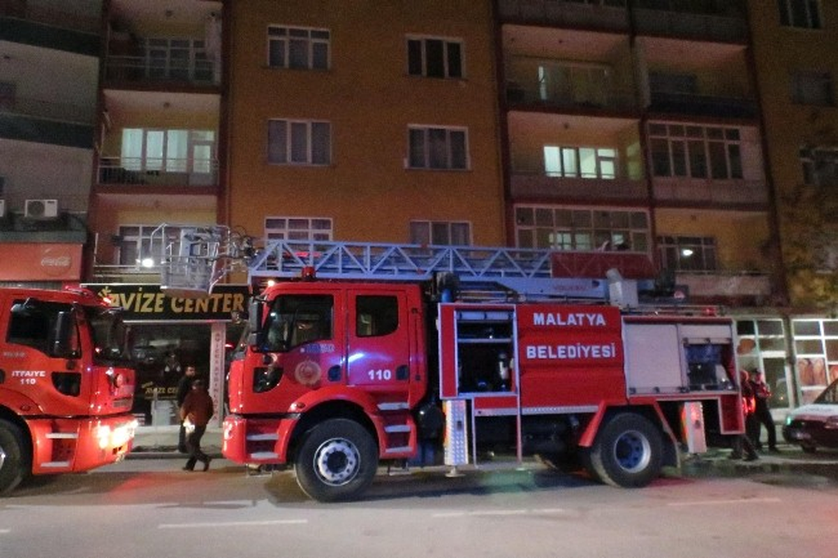 Malatya\'da Ocakta Unutulan Yemek Yangına Neden Oldu