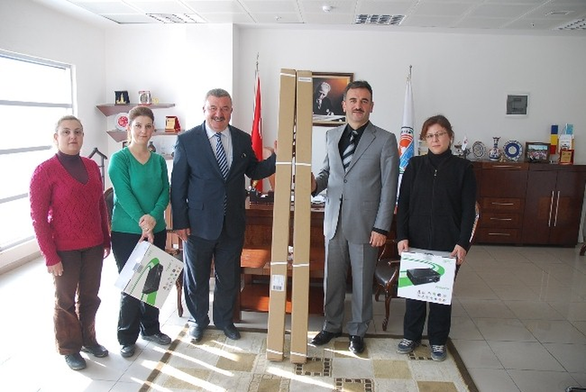 Okullara Destek Yağmuru