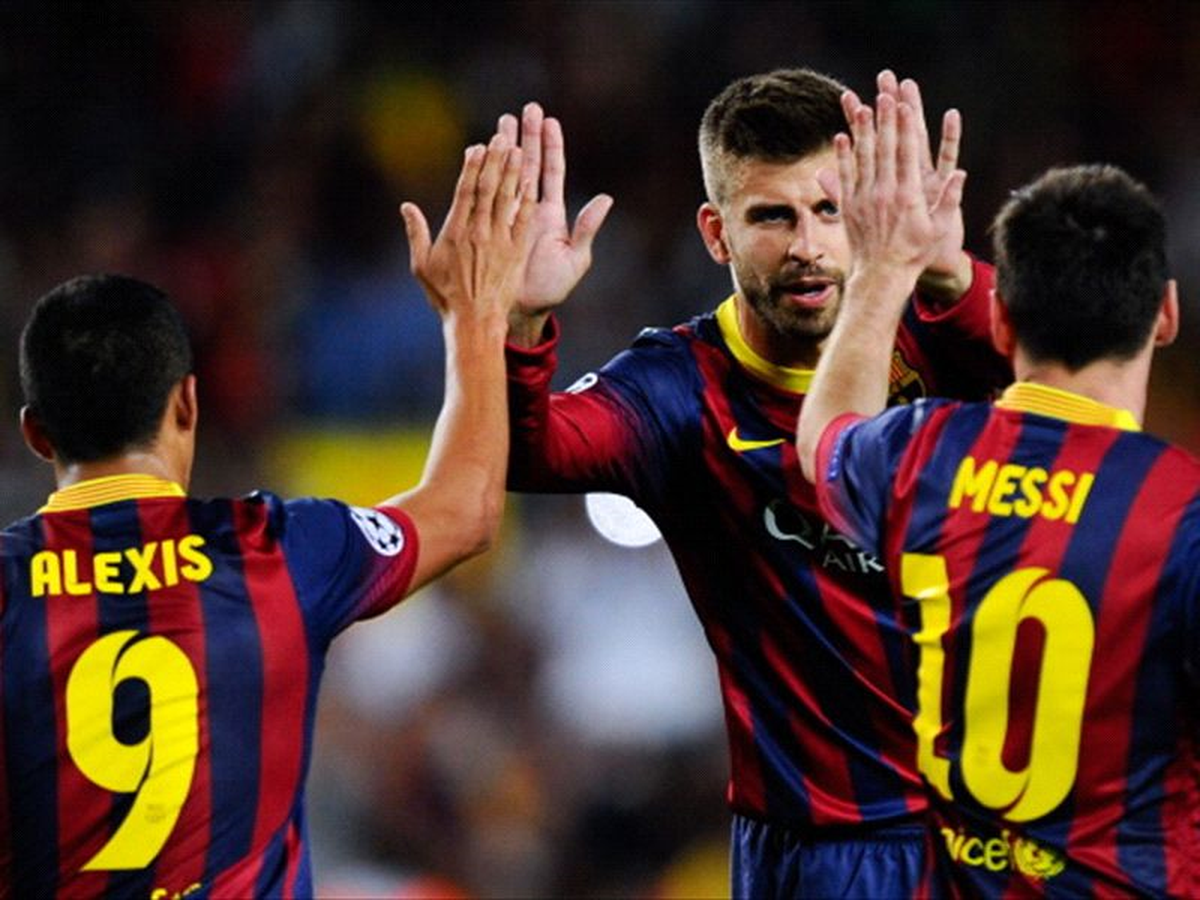 Pique\'den Messi\'ye Tavsiye