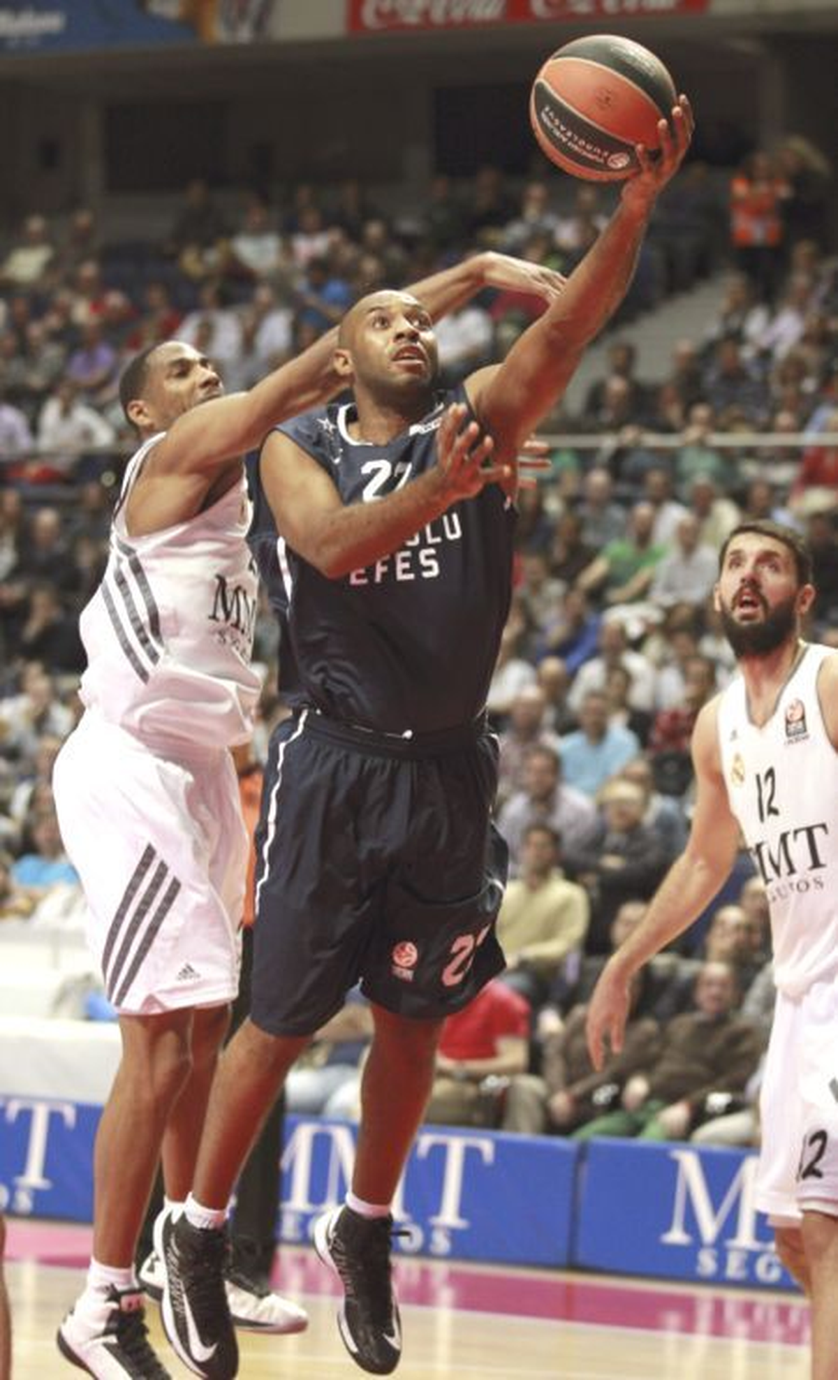 Real Madrıd: 103 - Anadolu Efes: 57
