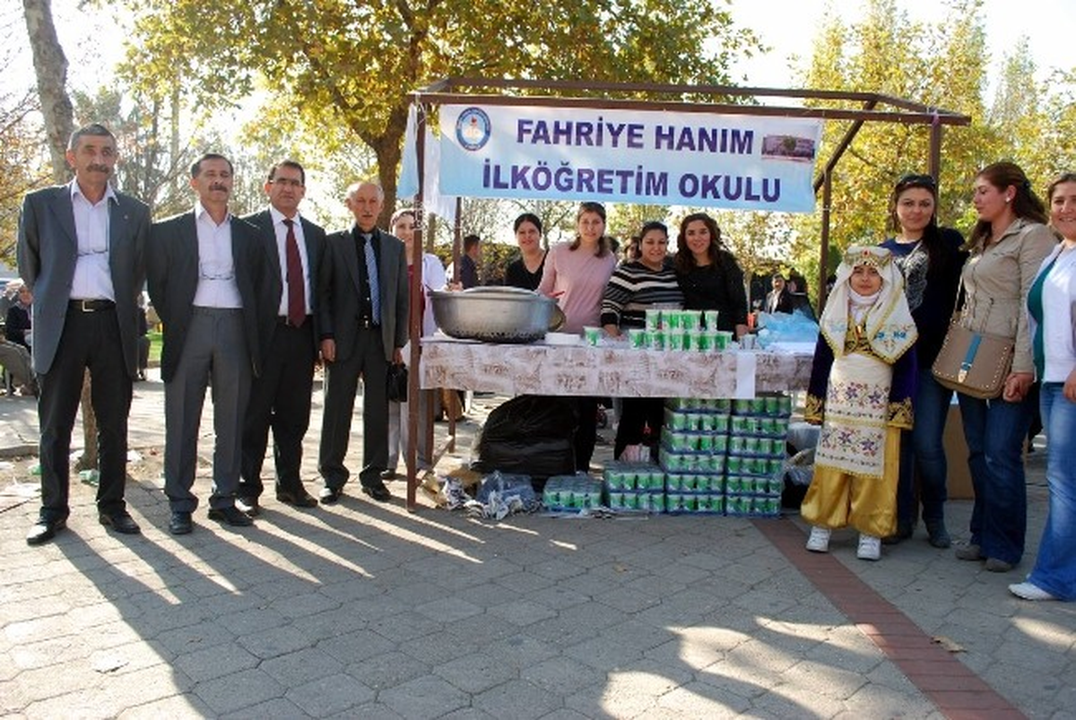 Salihli Fahriye Hanım\'dan Pilav Günü
