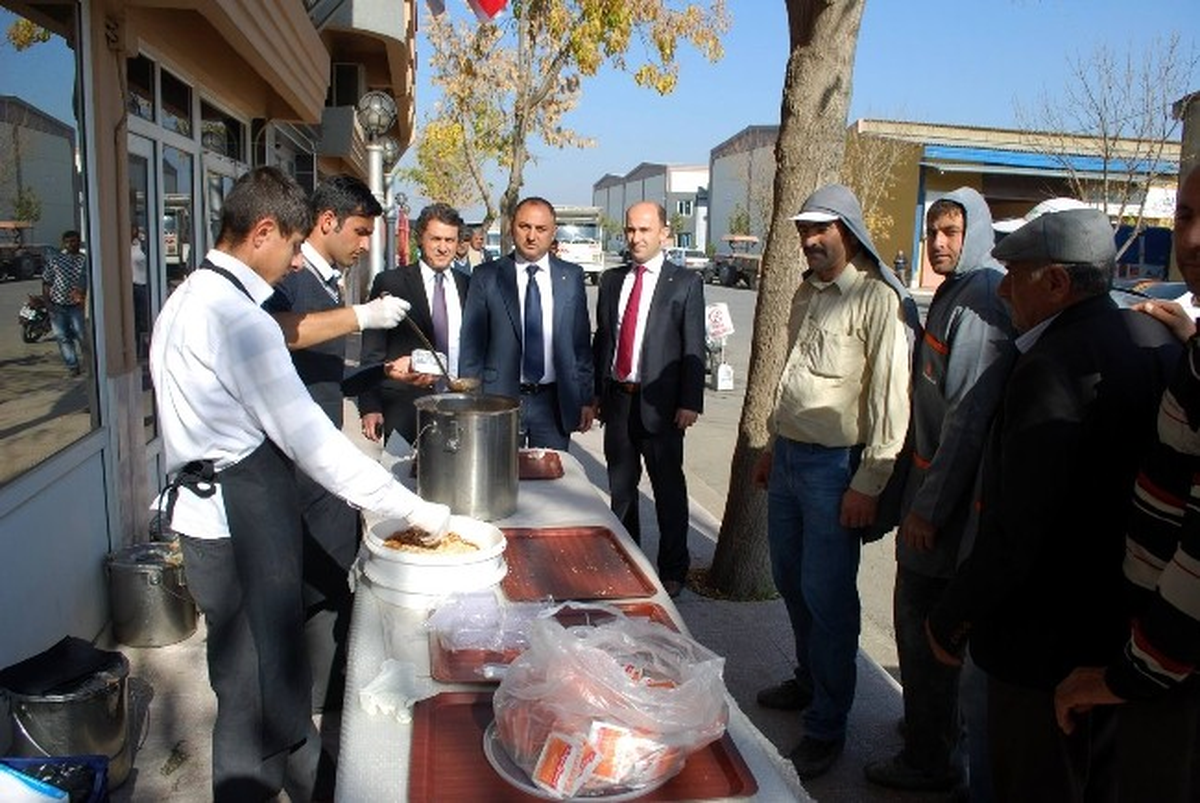 Salihli Ticaret Borsası\'ndan Aşure İkramı