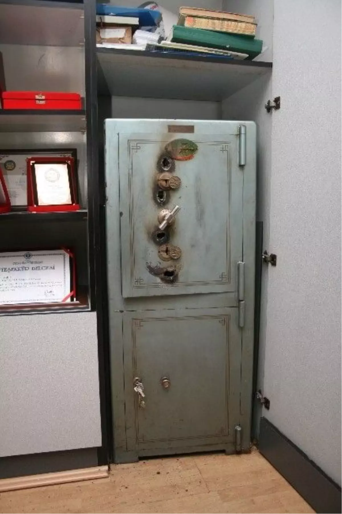 Ünye\'de Silah Bayisinden 9 Silah Çalındı