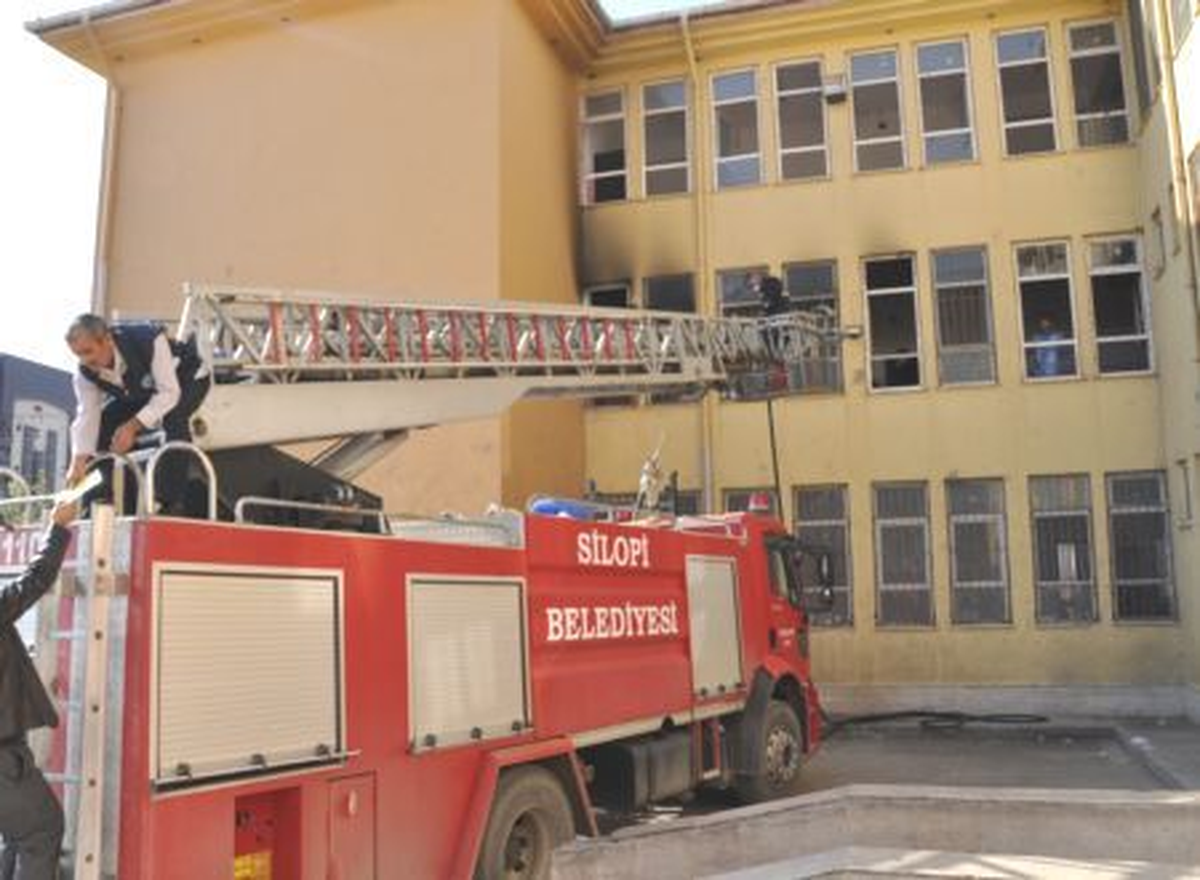Şırnak\'ta Okul Yangını