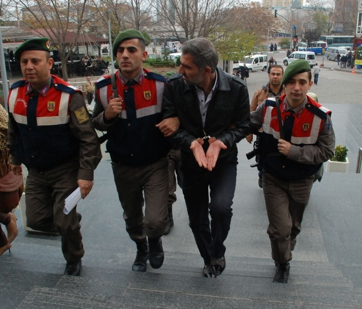 Su İçme Bahanesiyle Girdiği Evden Hırsızlık Yaptı