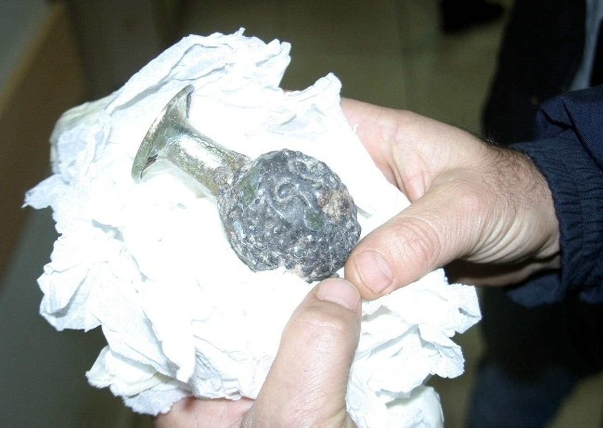 Tarihi Eser Olduğu Öne Sürülen Vazo ve Kağnı Figürü Ele Geçirildi