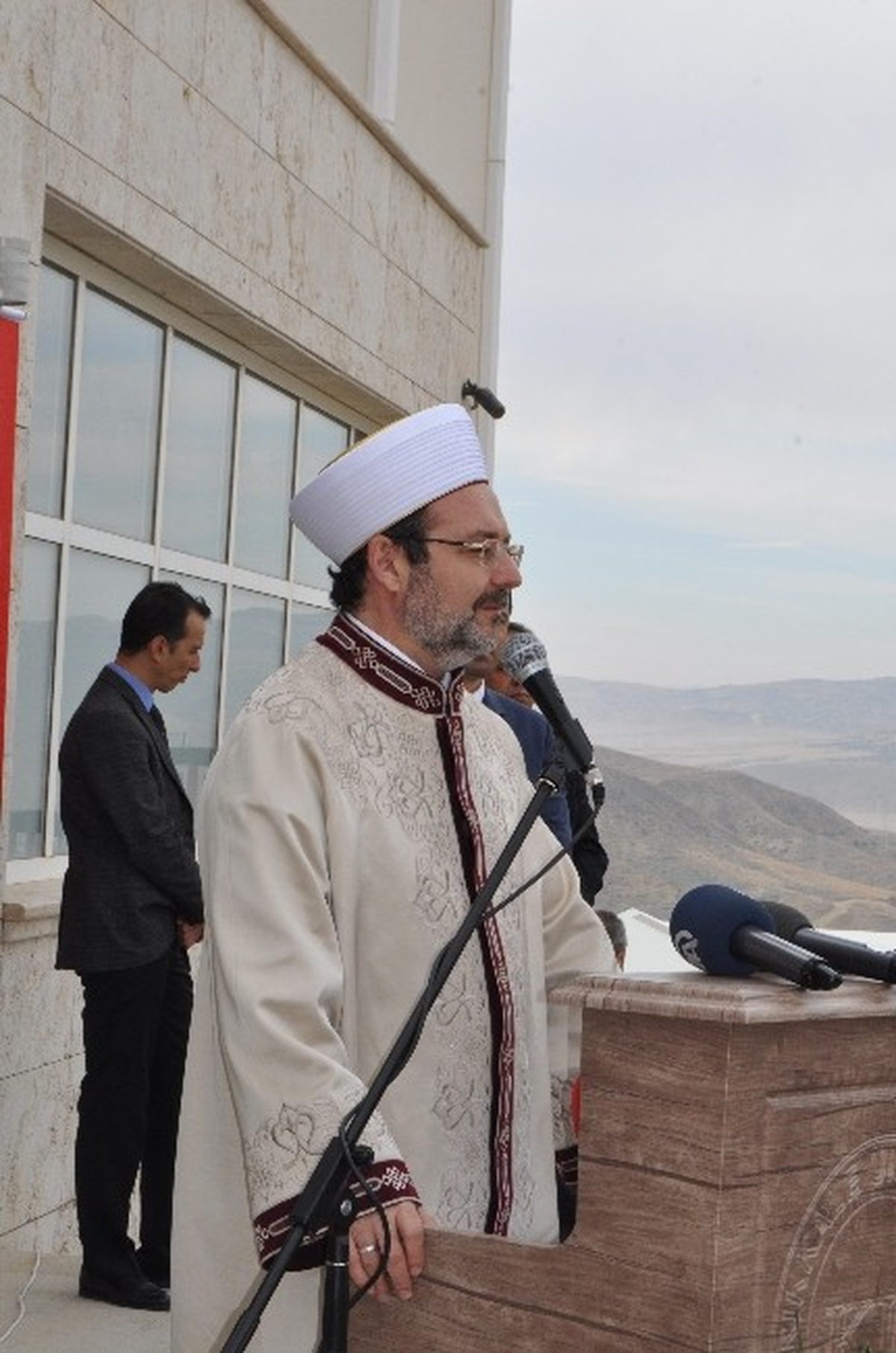 Üniversite Camiinin Açılışını Görmez Yaptı