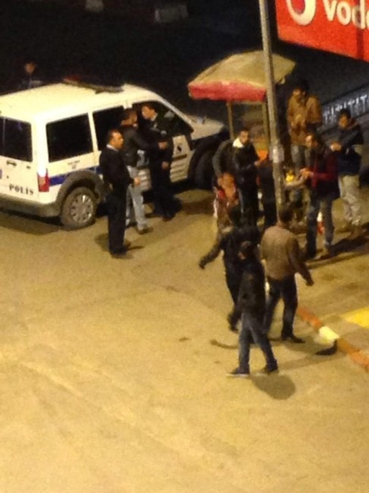 Üzerinden Bıçak Çıkan Şahıs Gözaltına Alınmamak İçin 15 Dakika Direndi