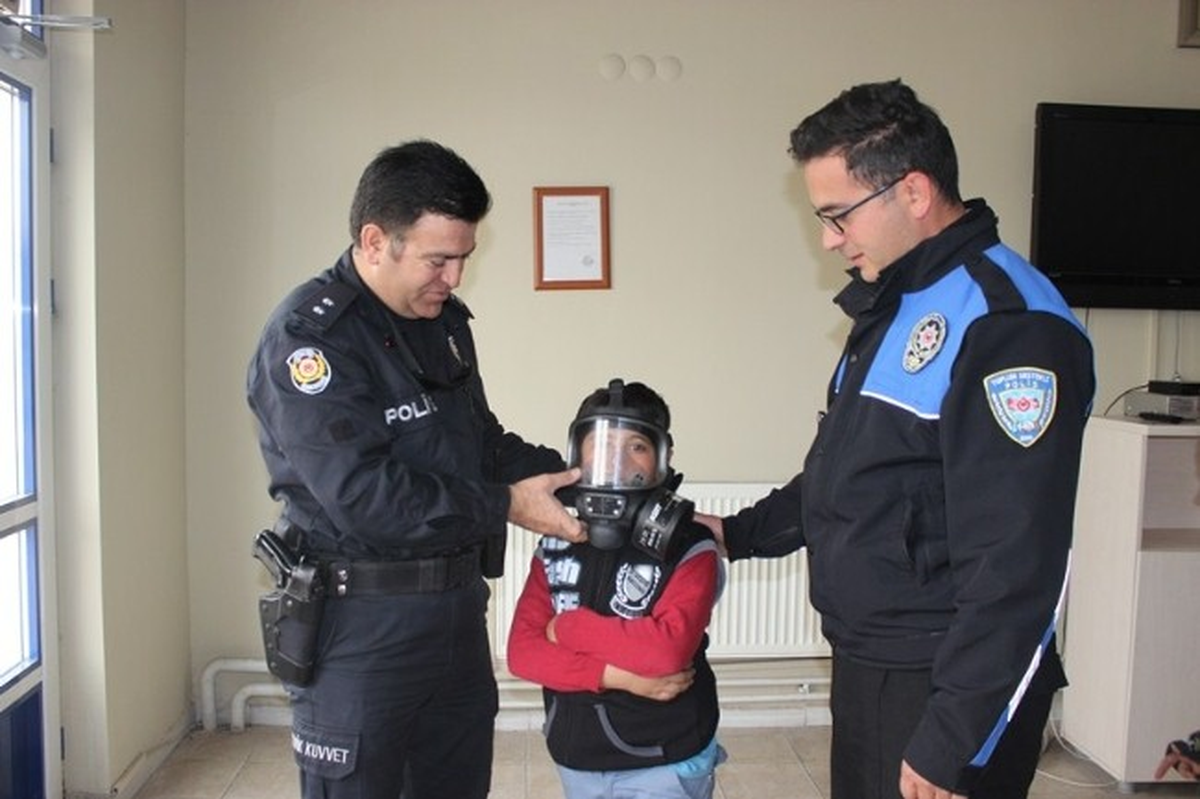 34 Çocuk Polislik Mesleğini Merkezinde Tanıdı