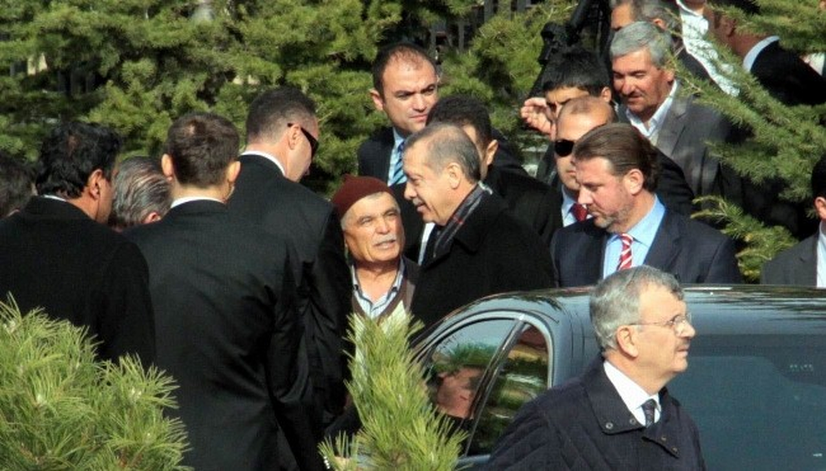 Başbakan Erdoğan Cuma Namazını Nuryağdı Camii\'de Kıldı