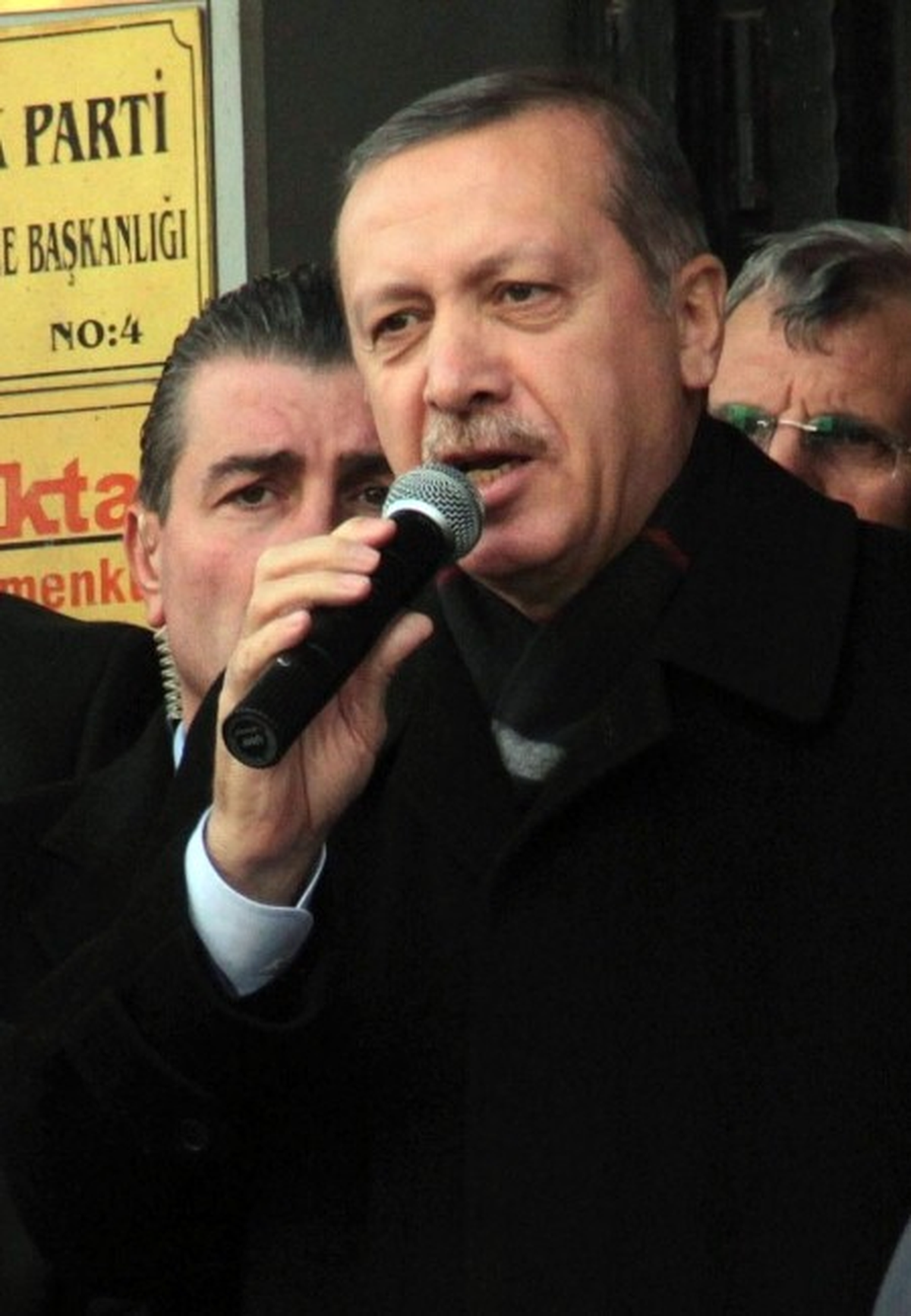 Başbakan Erdoğan, Gölbaşı İlçe Başkanlığı\'nı Ziyaret Etti