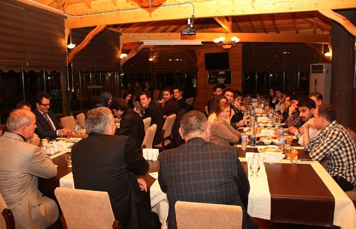 Başkan Toçoğlu Baro Mensubu Stajyer Avukatlar ile Bir Araya Geldi