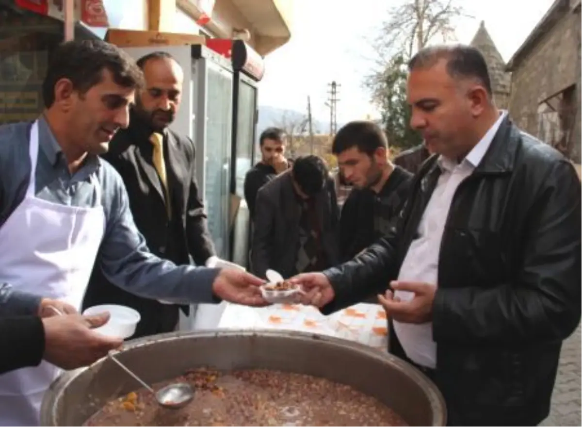 Belediye Başkanı Alaydın, Aşure Dağıttı